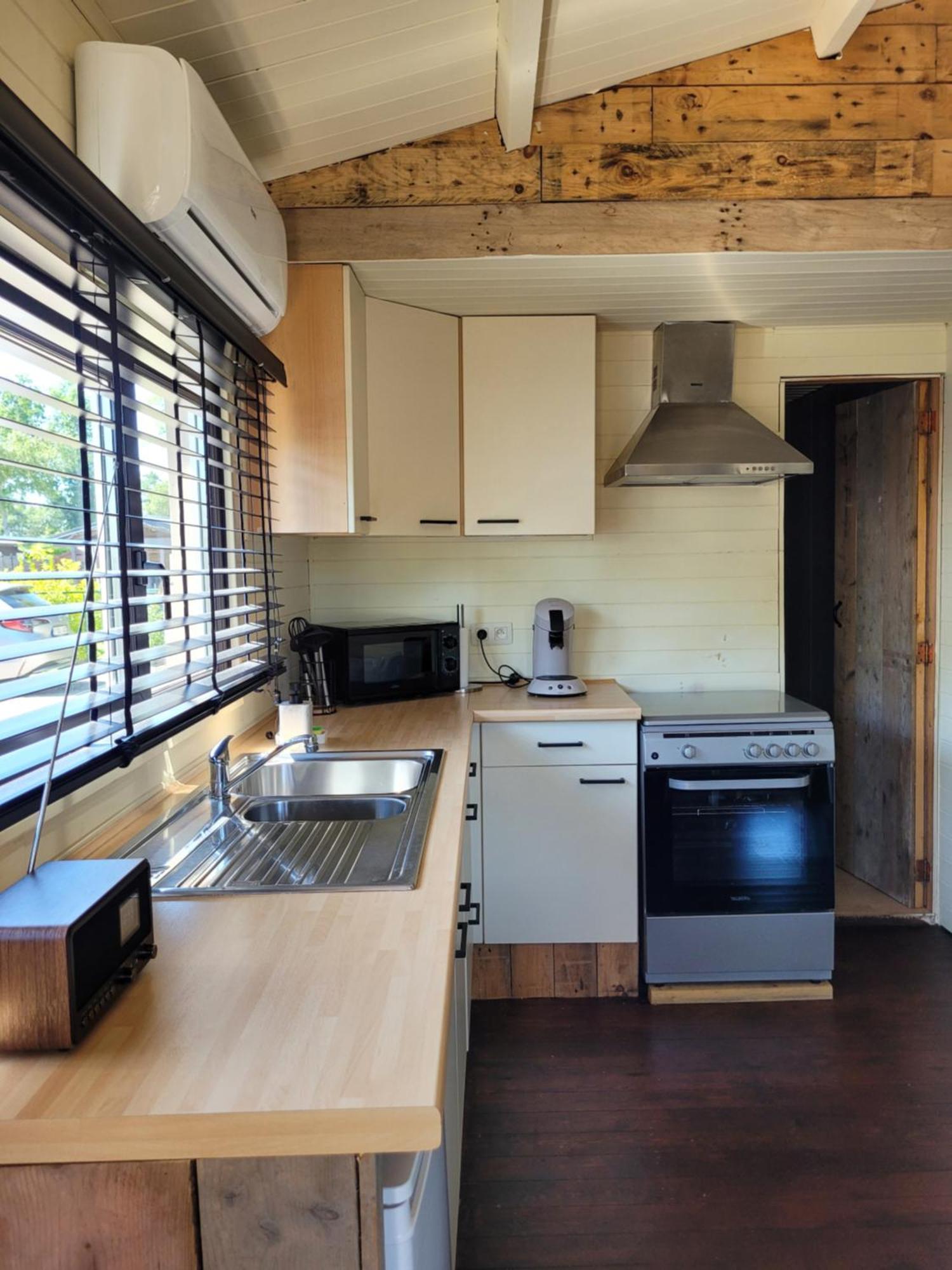 Rustig Gelegen Chalet Solvo Met Terras Aan Het Water Geel Esterno foto